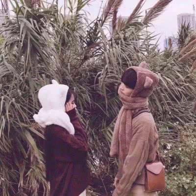 【来自投稿】1957年，新疆，蒙面纱的维吾尔族妇女 。 茹遂初摄于新疆喀什